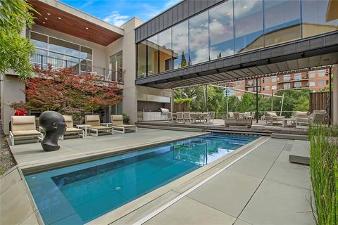 Photo of 2913 Sale Street, Dallas, TX 75219 (MLS # 20978297)