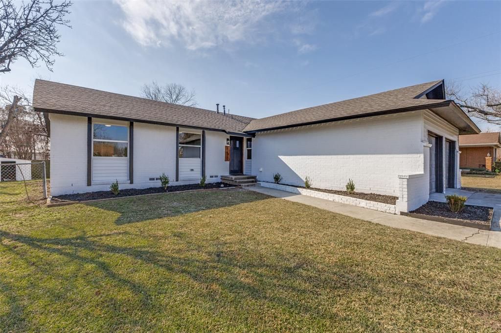 Photo of 9610 Altacrest Drive, Dallas, TX 75227 (MLS # 21162560)