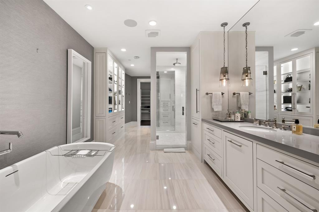 Tower & Regency Row Residence Condo - Residential