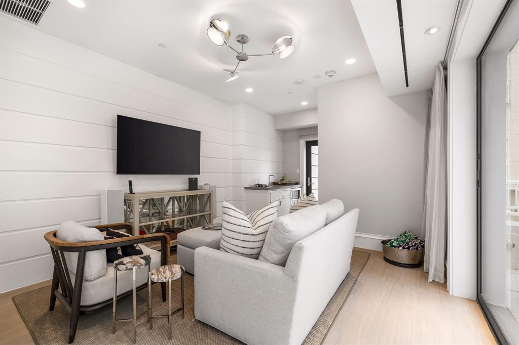 Tower & Regency Row Residence Condo - Residential