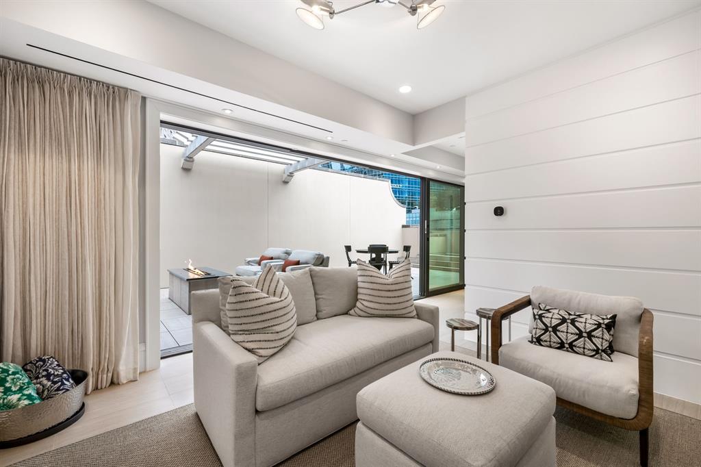 Tower & Regency Row Residence Condo - Residential