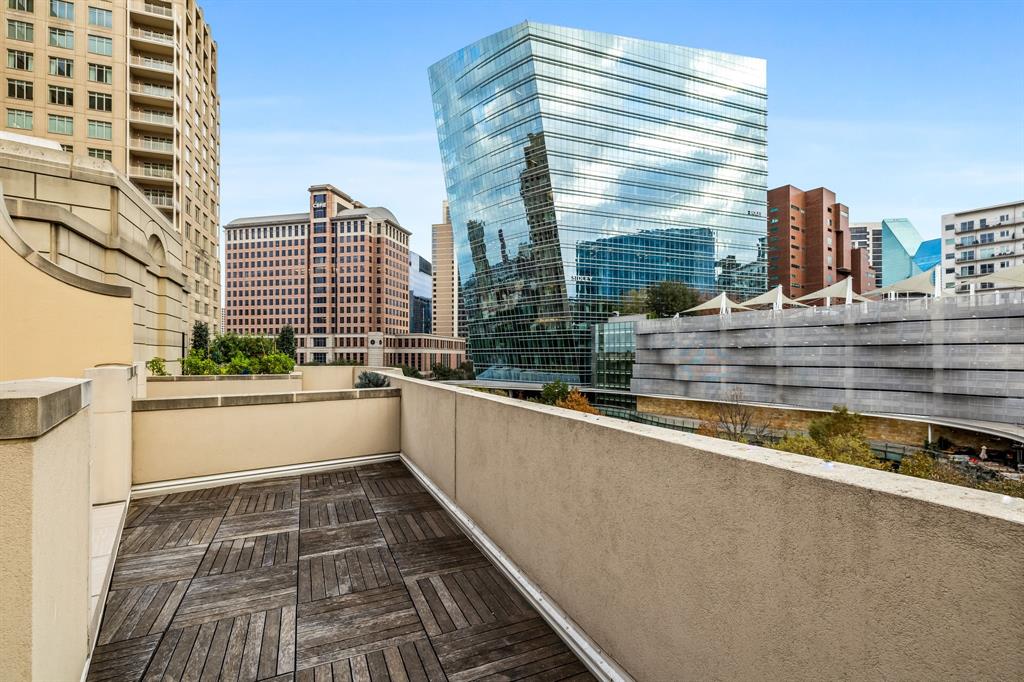 Tower & Regency Row Residence Condo - Residential