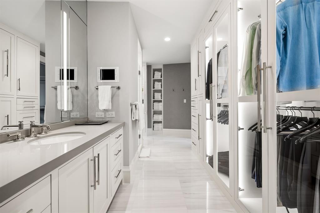 Tower & Regency Row Residence Condo - Residential