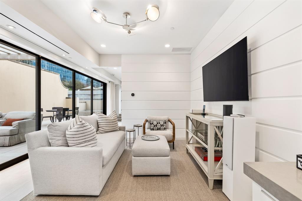 Tower & Regency Row Residence Condo - Residential