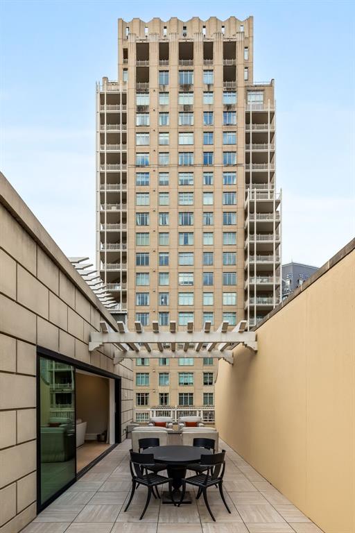 Tower & Regency Row Residence Condo - Residential