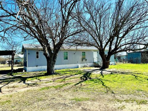540 2nd Street Cross Plains TX 76443