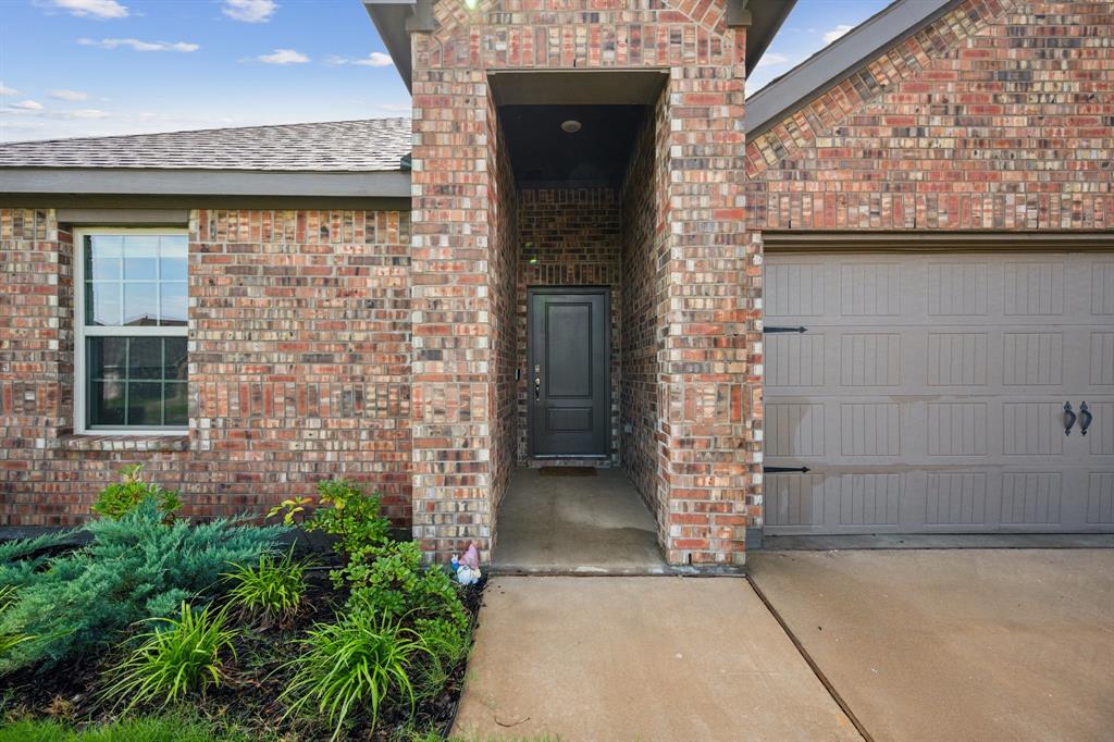 1413 Colonial Bluff Lane