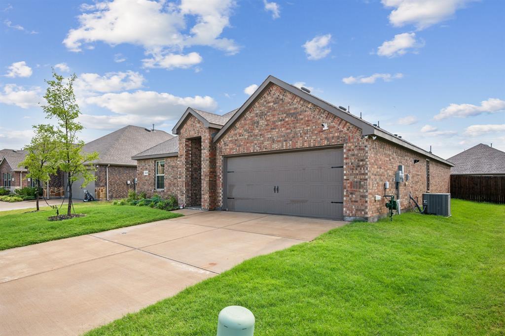 1413 Colonial Bluff Lane