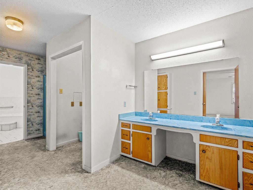 Queens Peak - Residential