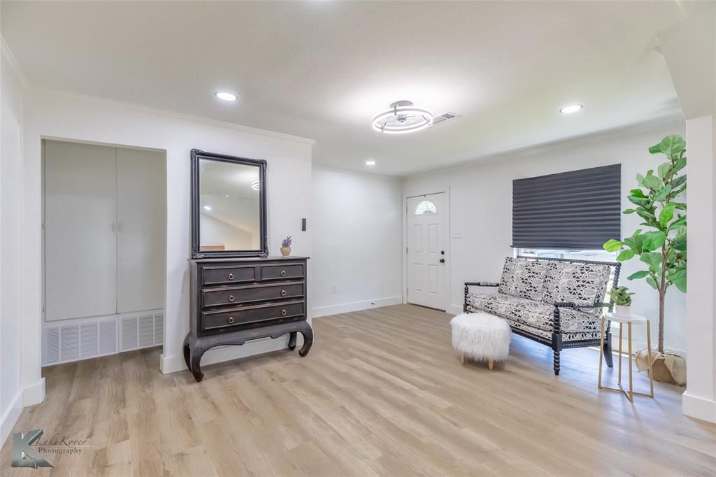 2225 Jeanette Street