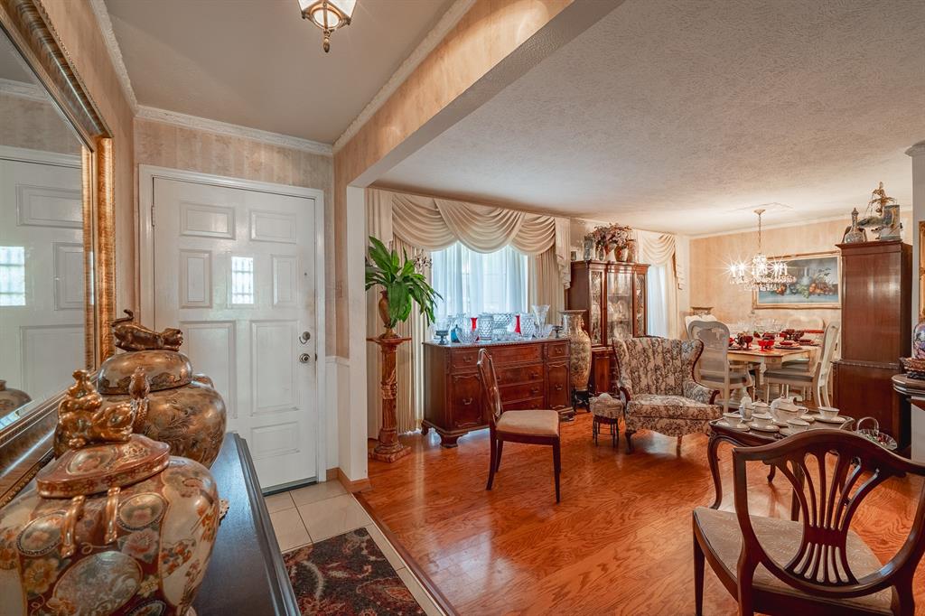 3325 Shady Hollow Lane