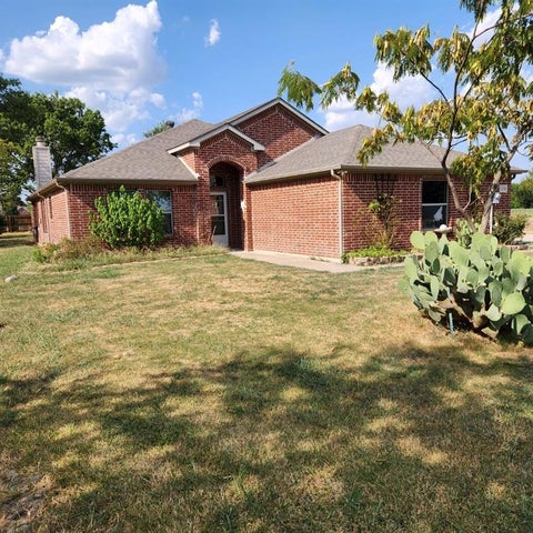 Photo of 1209 Sherman Street, Tioga, TX 76271 (MLS # 21345449)