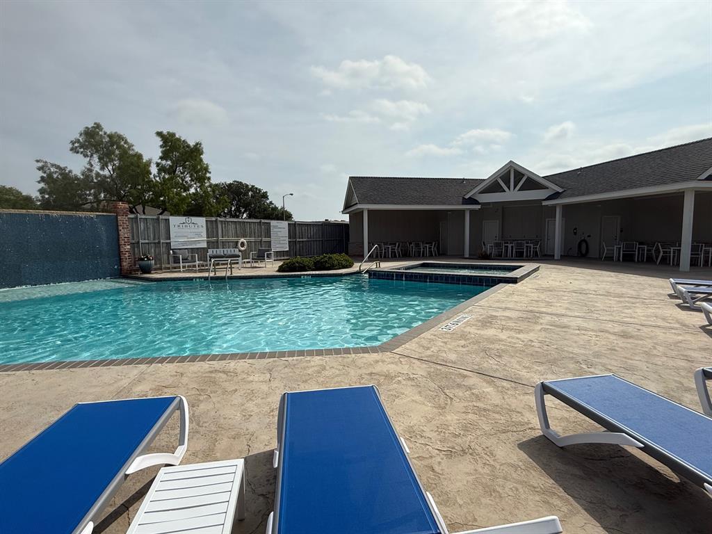 3341 Torrey Pine