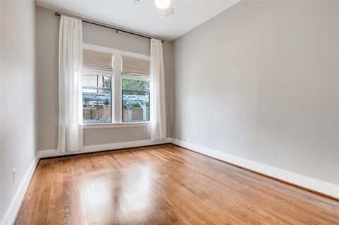 Tiny photo for 5146 Goodwin Ave, Dallas, TX 75206 (MLS # 21156519)