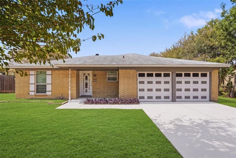Photo of 5921 Jackie Terrace, Watauga, TX 76148 (MLS # 21391862)