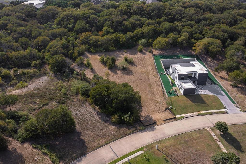 2438 Creekwood Drive