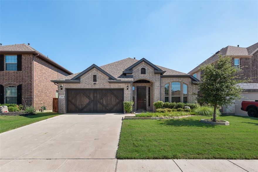 Welcome to this beautiful 4-bedroom, 3-bath home in the highly sought-after Somerset Subdivision. With an open-concept floor plan, the kitchen flows effortlessly into the living and dining areas, creating the perfect space for entertaining and family gatherings. The kitchen is a chef’s dream, featuring stainless steel appliances, granite countertops, abundant counter space, and a modern design. The spacious master suite offers a private retreat with a luxurious ensuite bathroom, complete with a garden tub, separate shower, and dual vanities. Three additional bedrooms and two full baths provide plenty of room for family, guests, or a home office. Located in a vibrant community, residents enjoy access to parks, playgrounds, scenic ponds, jogging and biking trails, plus a clubhouse with pools. This home combines comfort, style, and convenience in one of the area’s most desirable neighborhoods.