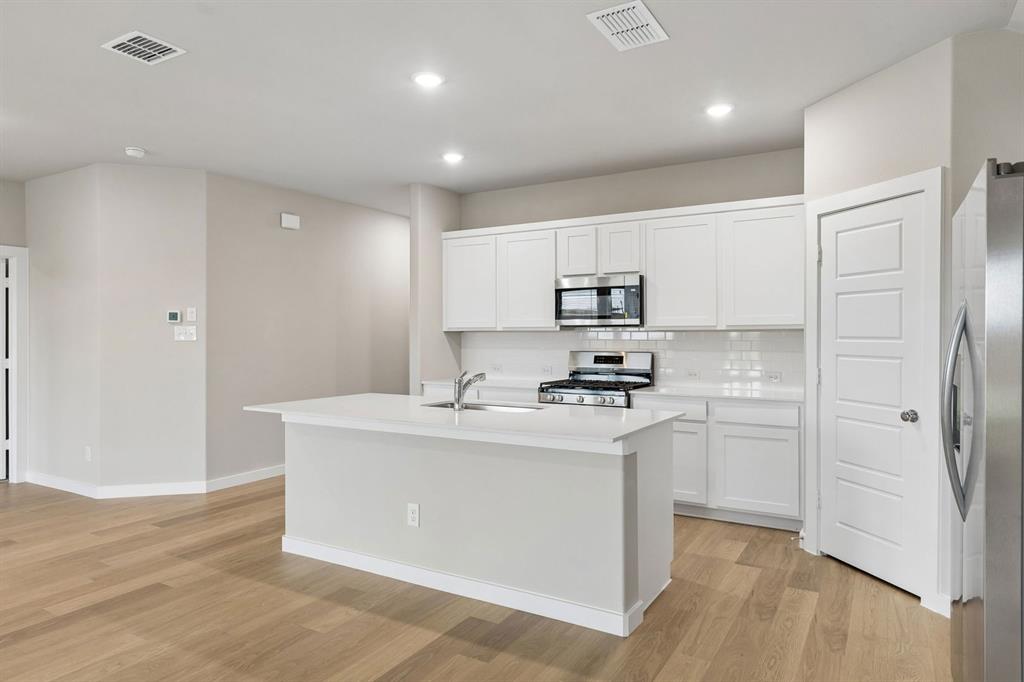 712 Summerberry Drive