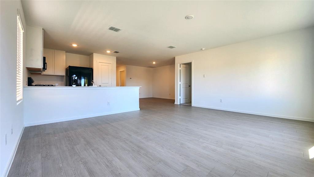 LANDING AT CREEKSIDE - Residential Lease