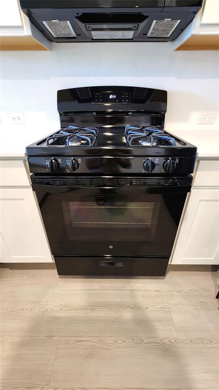 LANDING AT CREEKSIDE - Residential Lease