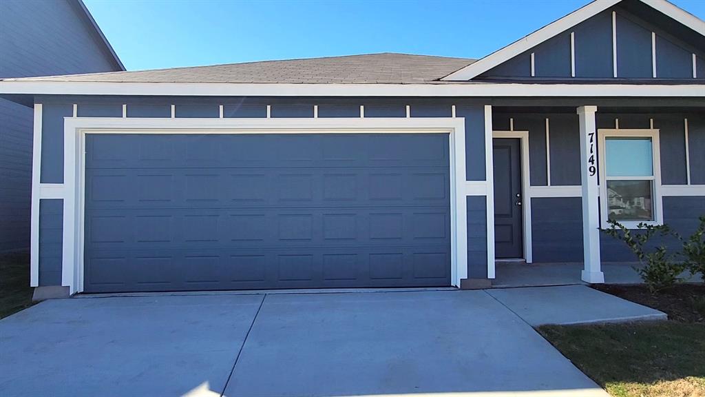 LANDING AT CREEKSIDE - Residential Lease