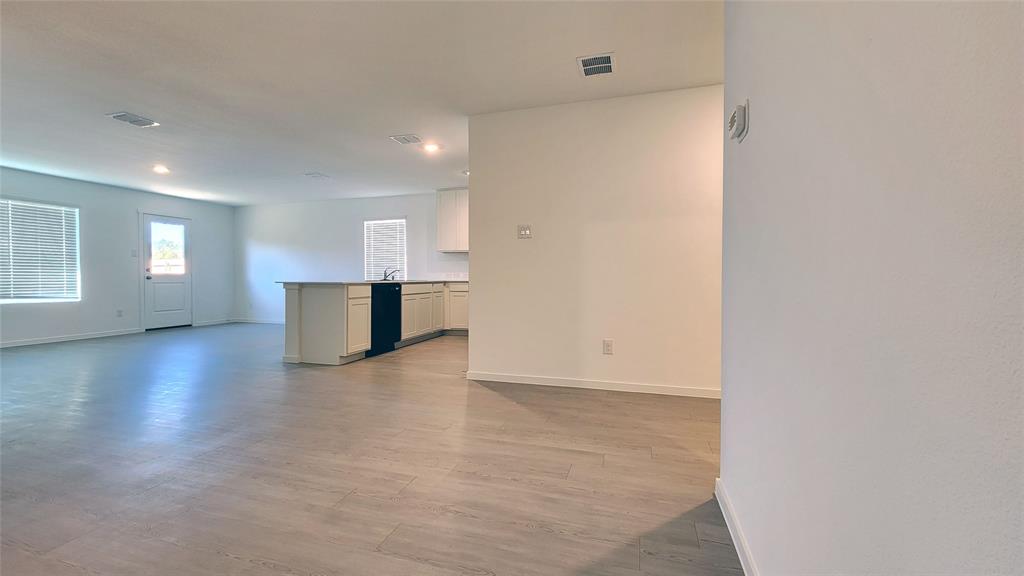 LANDING AT CREEKSIDE - Residential Lease