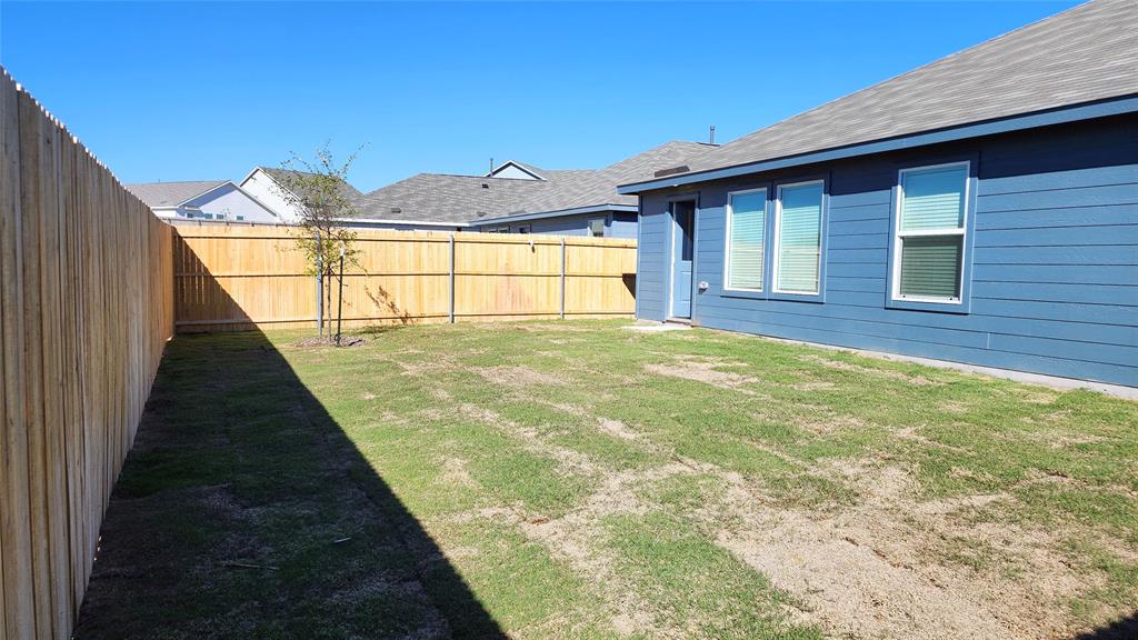 LANDING AT CREEKSIDE - Residential Lease