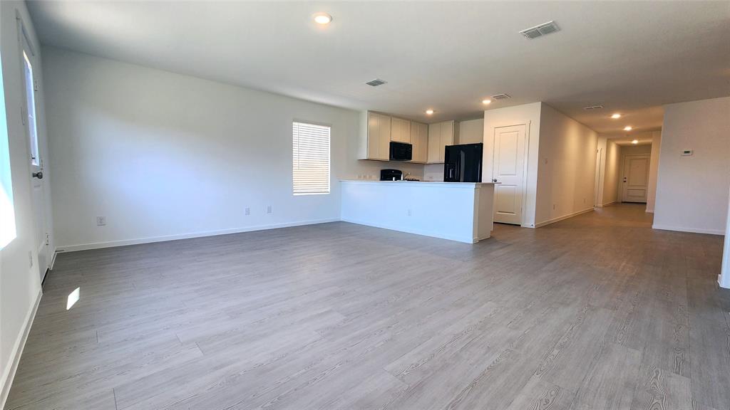 LANDING AT CREEKSIDE - Residential Lease