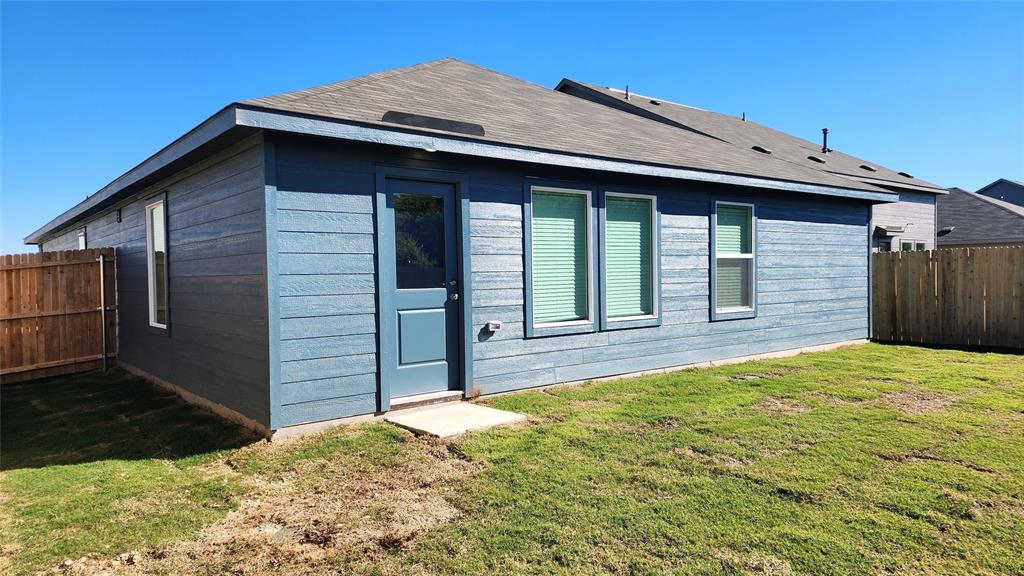 LANDING AT CREEKSIDE - Residential Lease