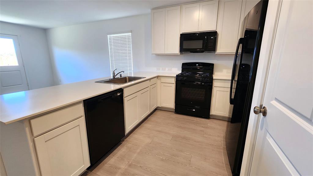 LANDING AT CREEKSIDE - Residential Lease