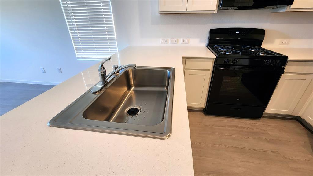 LANDING AT CREEKSIDE - Residential Lease