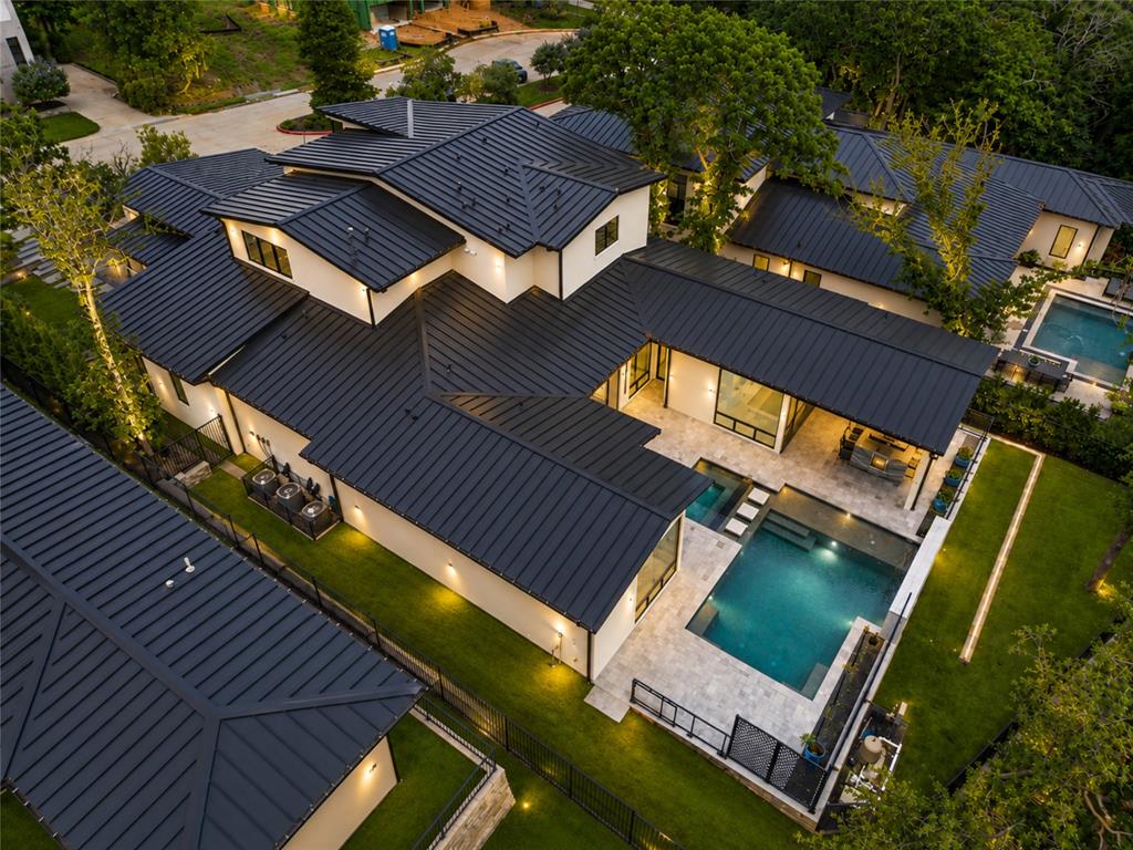 2104 Ainsley Court