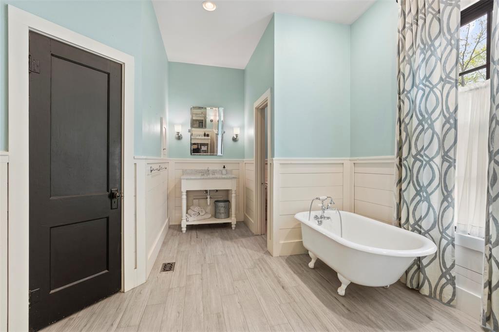 Club Lake - Residential