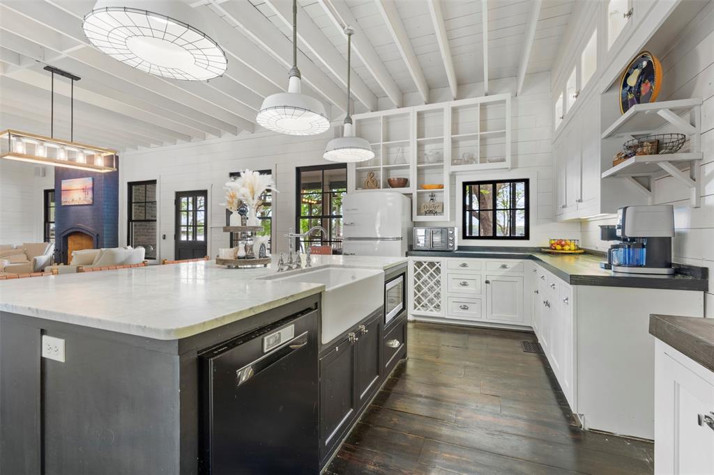 Club Lake - Residential