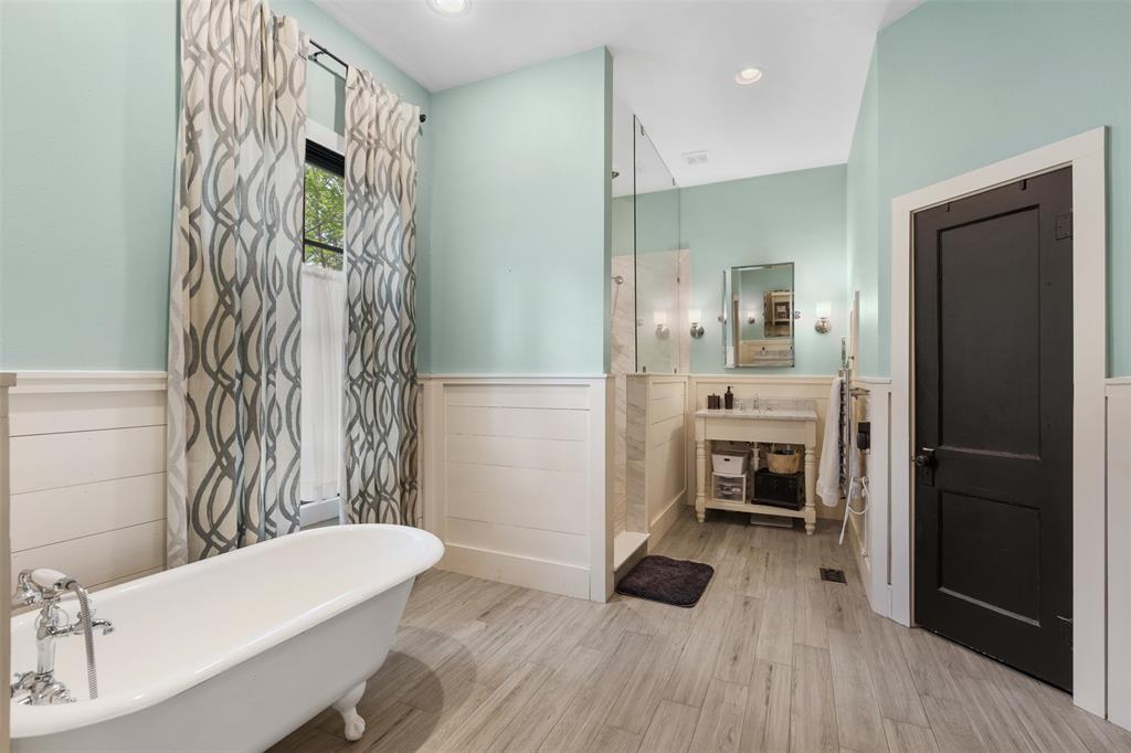 Club Lake - Residential