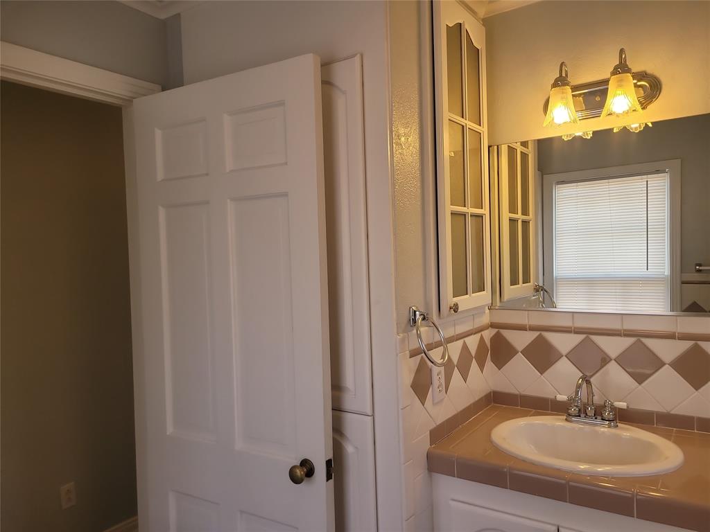 sunset Gardens addn-wht - Residential Lease