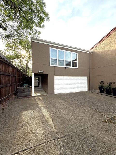 Photo of 1725 Ashland Avenue, Fort Worth, TX 76107 (MLS # 21275236)