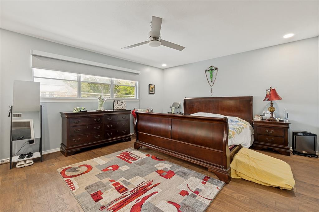 Park Carillon Condo - Residential