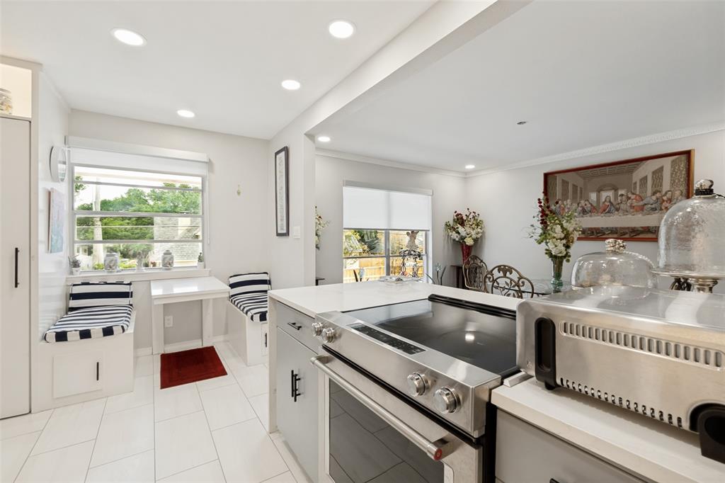 Park Carillon Condo - Residential