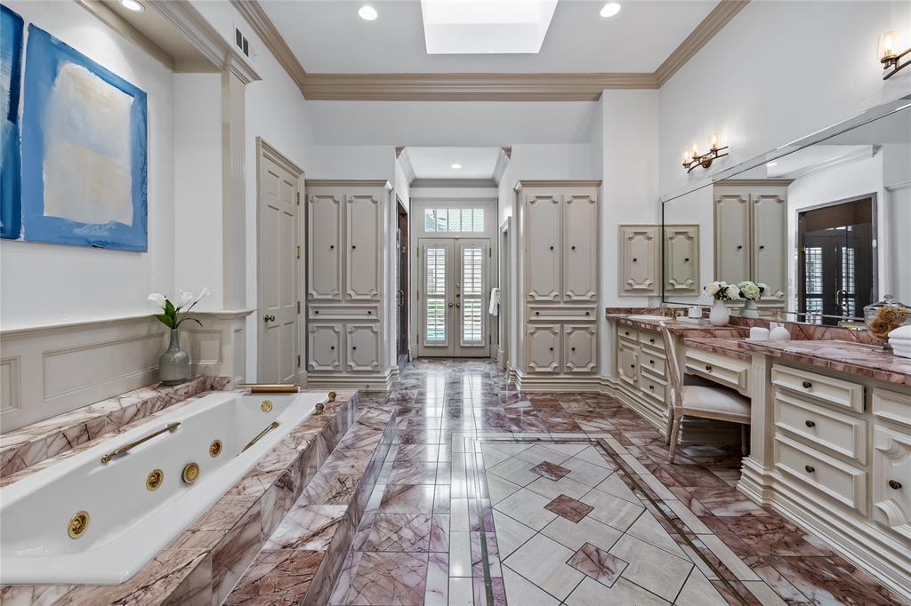 Williamsburg At Preston - Residential