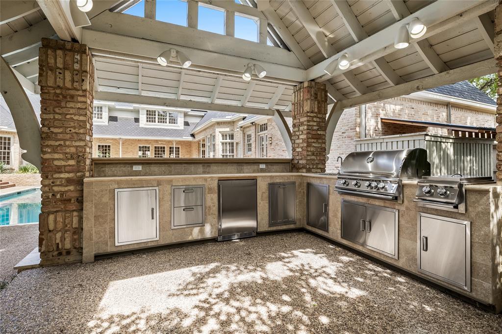 Williamsburg At Preston - Residential