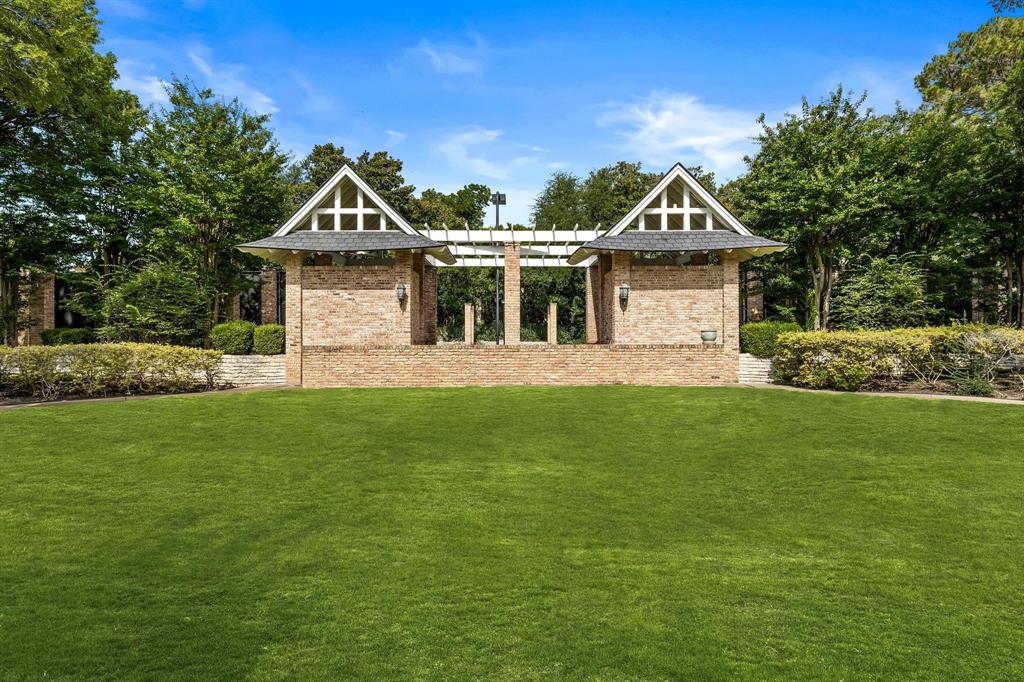 Williamsburg At Preston - Residential