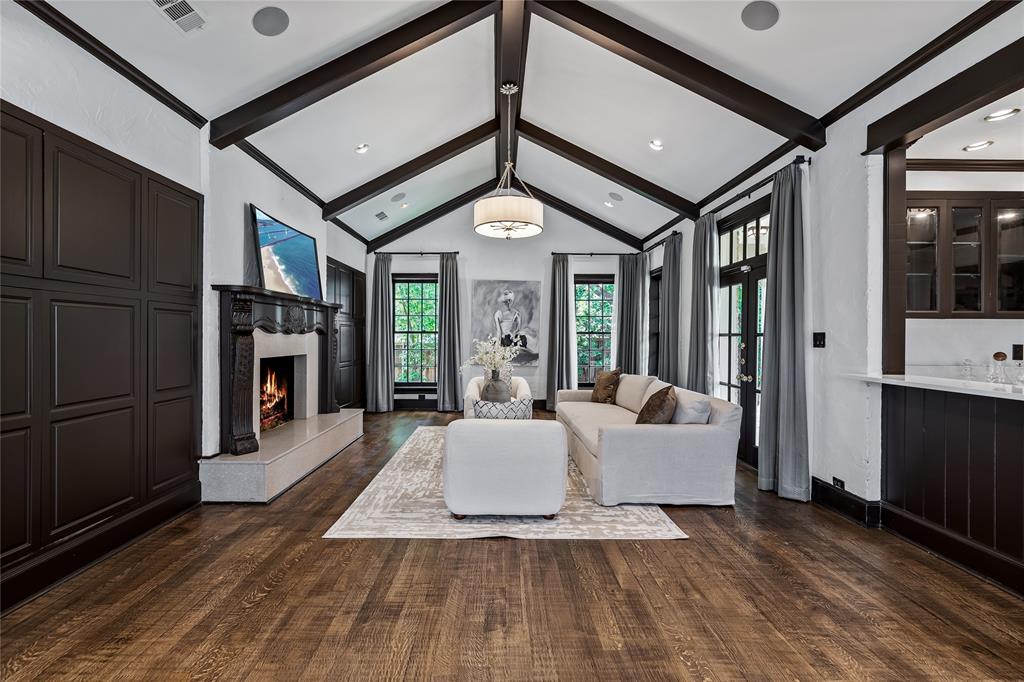 Williamsburg At Preston - Residential