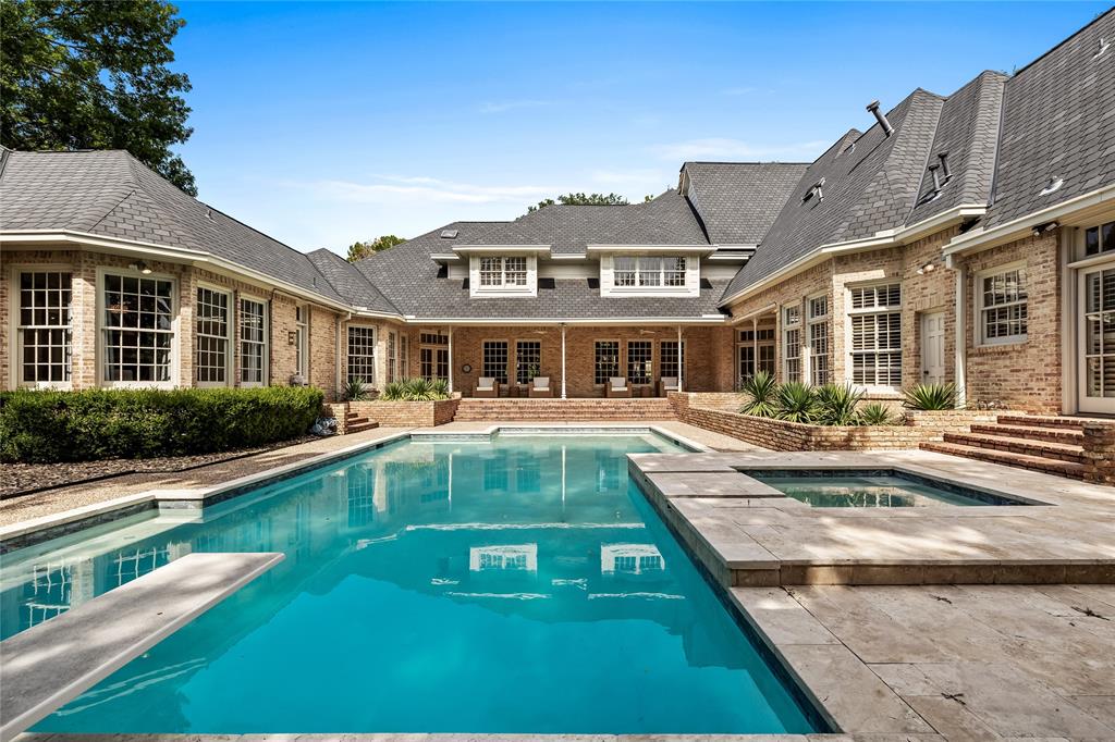 Williamsburg At Preston - Residential