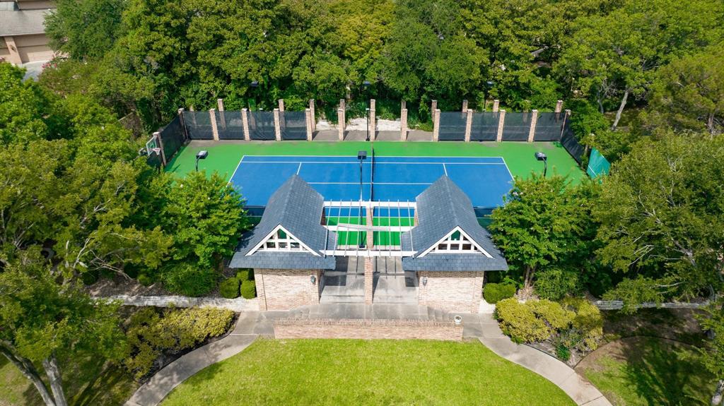 Williamsburg At Preston - Residential