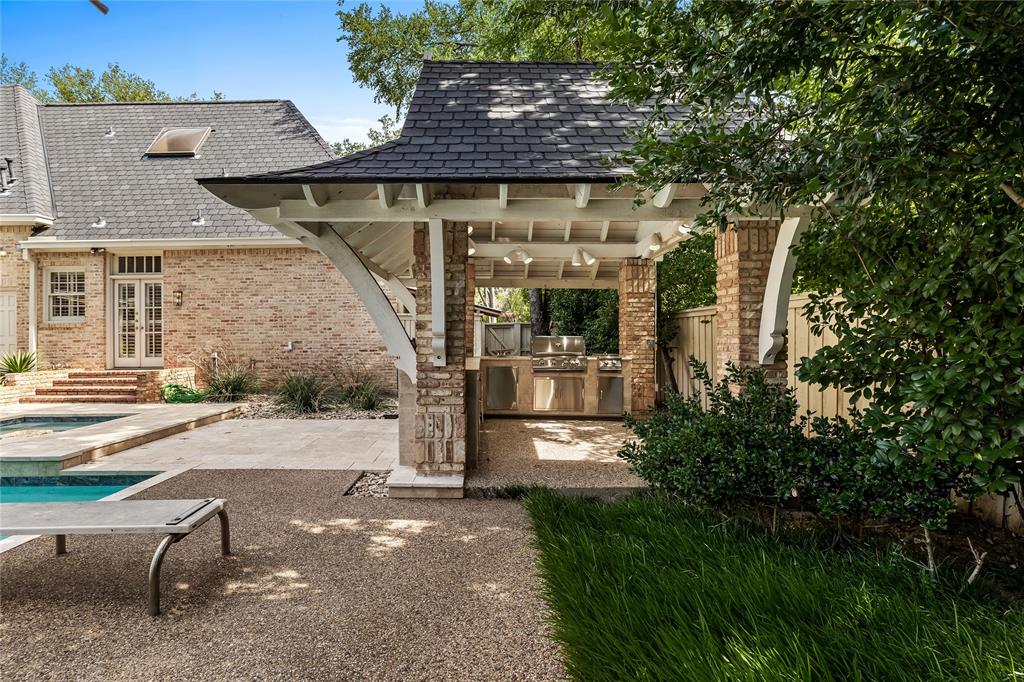 Williamsburg At Preston - Residential