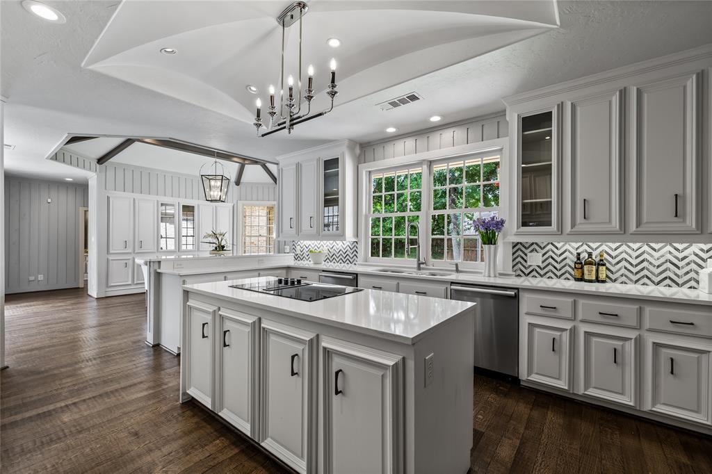 Williamsburg At Preston - Residential