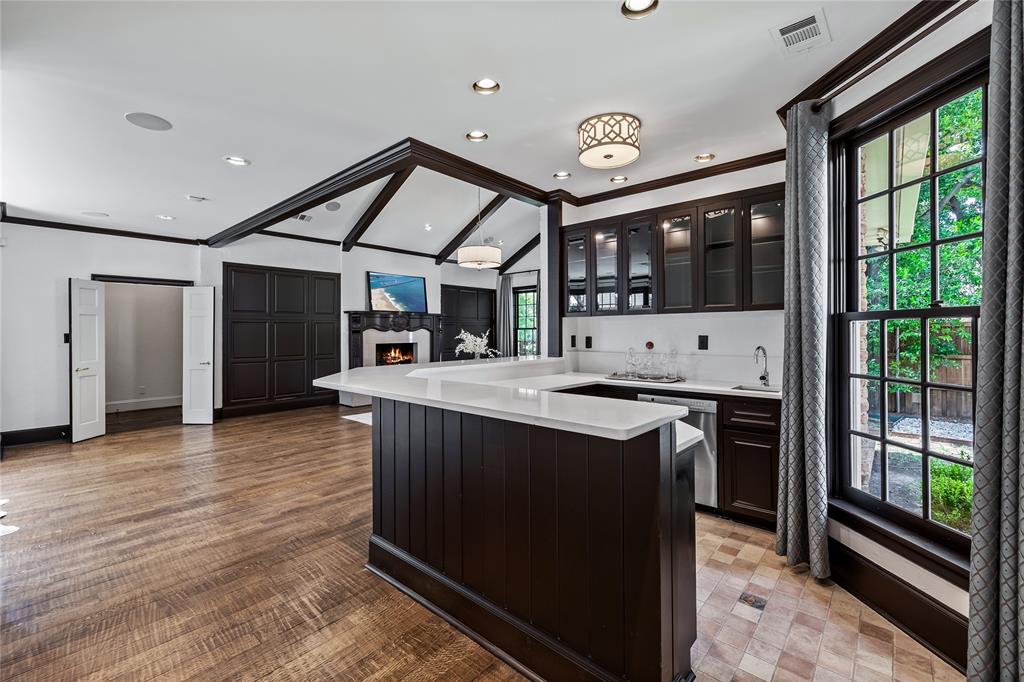 Williamsburg At Preston - Residential