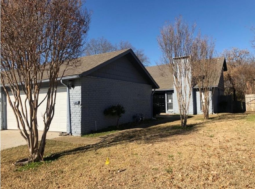 Great location. Close to schools, shopping, restaurants, gas stations and much more. Master bedroom is downstairs and the other 2 bedrooms are upstairs. 2 car garage, full size washer dryer connections, kitchen has space for a dining table and overlooks a large formal dinging area. Yard service is included in the rent.