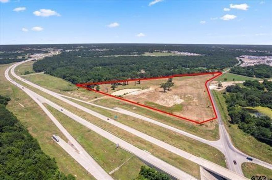 21.87 Acres of Prime Land for Sale – Unleash the Potential for Development 
Positioned in a high-traffic area with easy access and excellent visibility, this expansive lot is your gateway to endless possibilities.Imagine the opportunities with 21.87 acres of open space, perfect for residential development, commercial ventures, or a combination of both! Whether you're an investor, developer, or entrepreneur, this land provides a canvas for your ambitions. Build homes, set up retail spaces, create a business hub, or establish a community – the possibilities are endless.
Situated in a thriving area with steady, ongoing traffic, this land ensures that whatever you build here will be noticed. Its prime location makes it ideal for attracting customers, clients, and residents alike.
Be part of an expanding area with continuous development and growing community interest. The land’s location supports various projects, making it a prime investment for those looking to capitalize on the area's growth.

This is more than just land; it’s a gateway to growth and success. Don’t let this chance slip away – your next big project or business venture starts here.